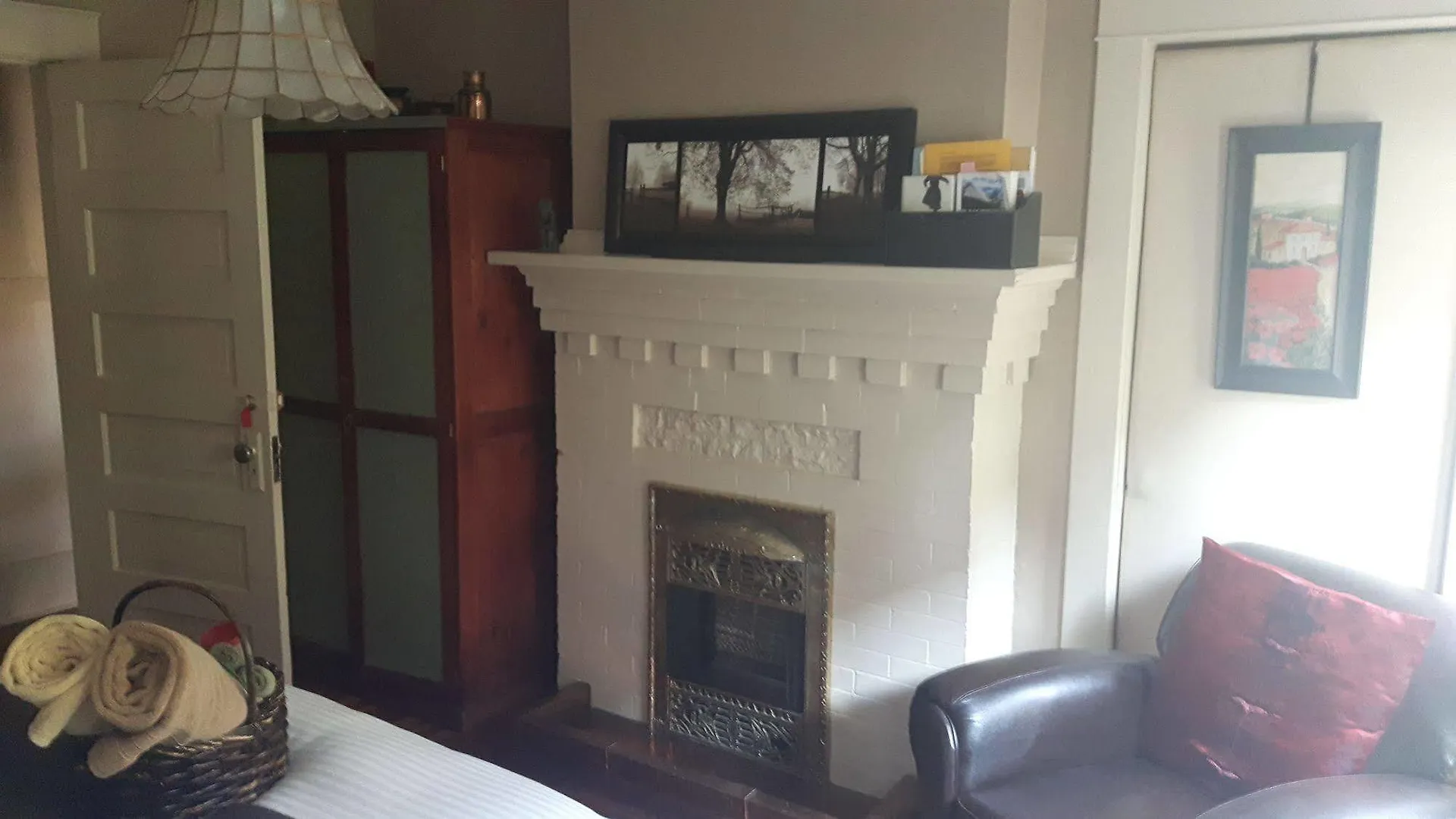 River Lee Executive Bed And Breakfast YYC Bed & Breakfast