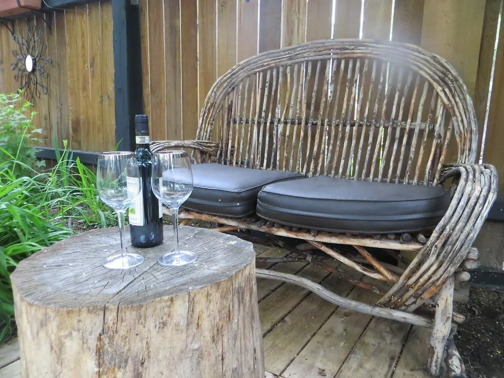 Oda ve Kahvaltı River Lee Executive Bed And Breakfast YYC