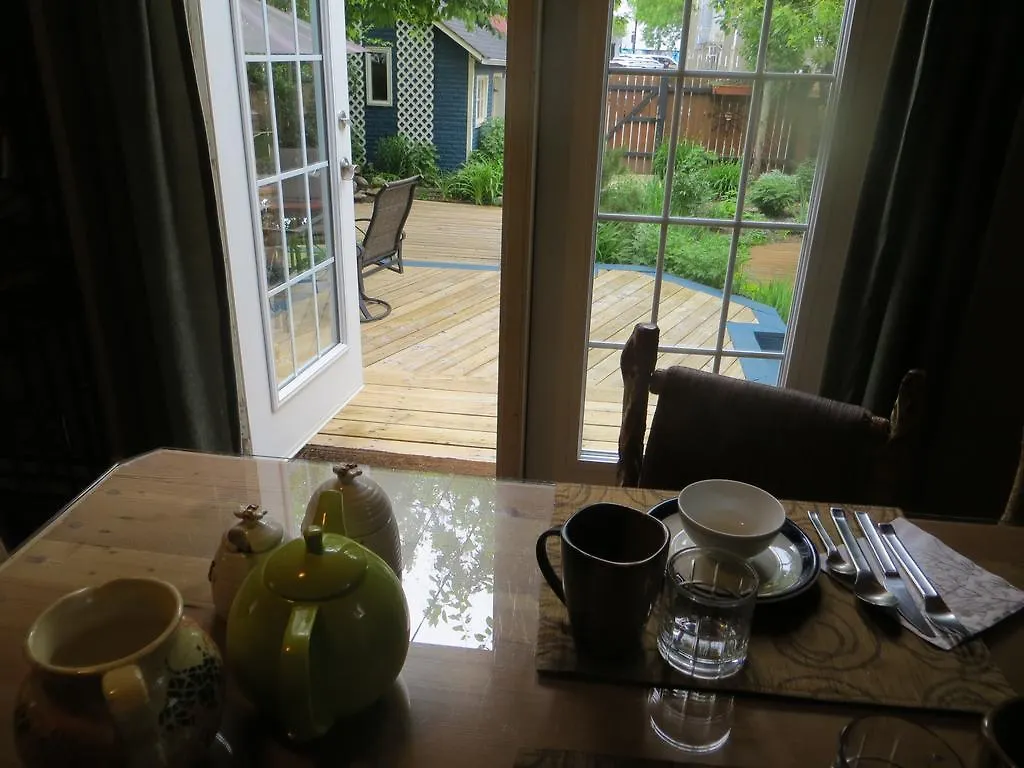 River Lee Executive Bed And Breakfast YYC