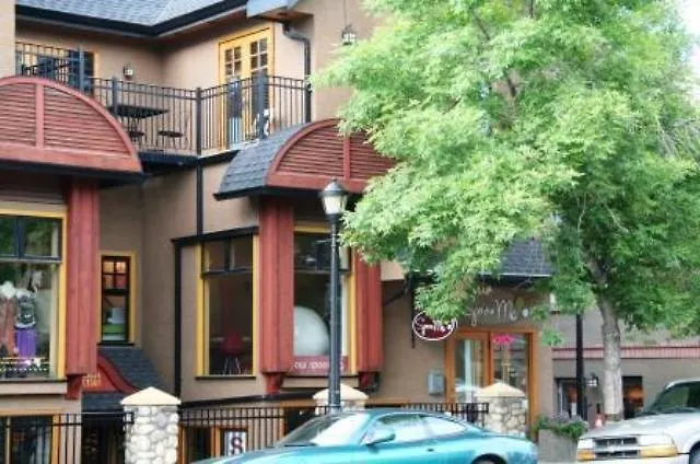 River Lee Executive Bed And Breakfast YYC Oda ve Kahvaltı