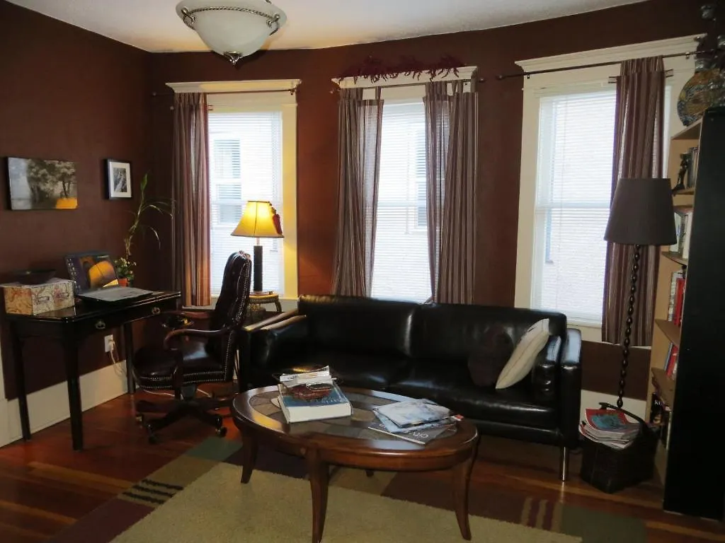 *** Oda ve Kahvaltı River Lee Executive Bed And Breakfast YYC Kanada