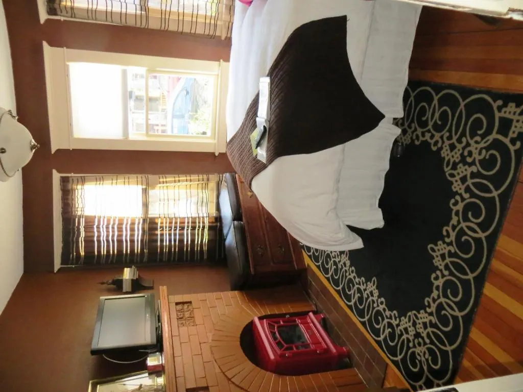 River Lee Executive Bed And Breakfast YYC Kanada