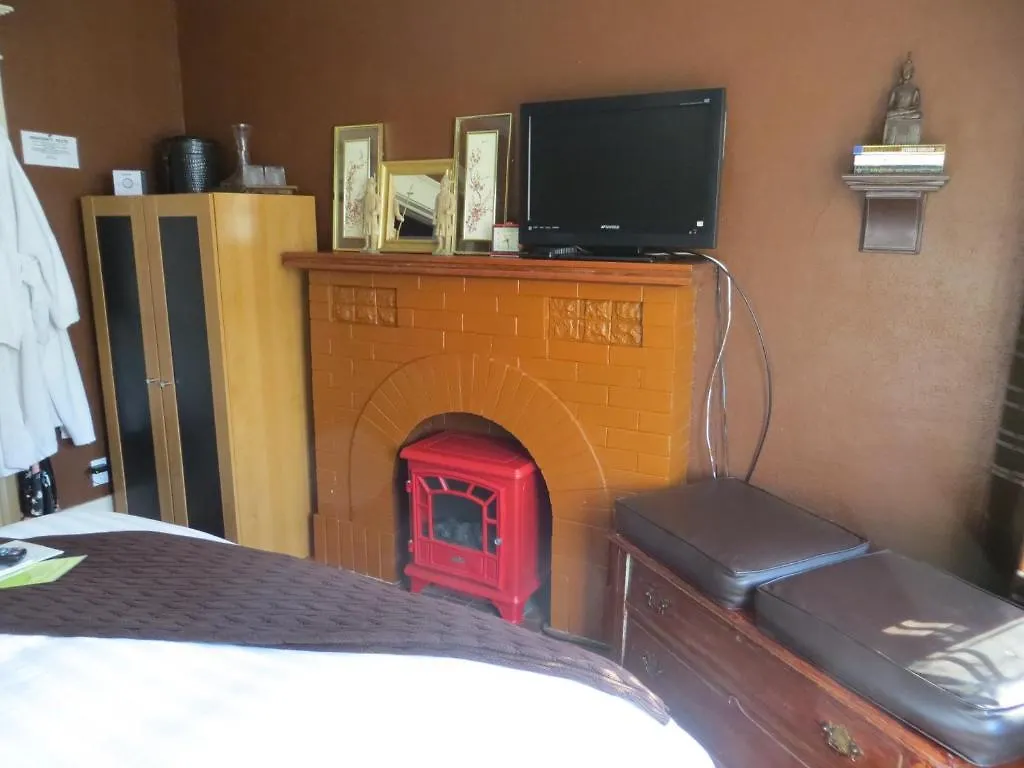 River Lee Executive Bed And Breakfast YYC Oda ve Kahvaltı